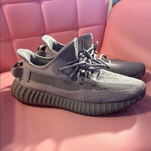 Yeezy 350 V2 Grey